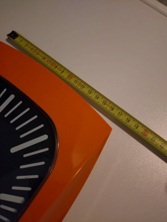 Horloge murale orange Space Age des années 70 – Good-Old-Electric, Pendules, Plastique, Plexiglas (photo 7 of 7)