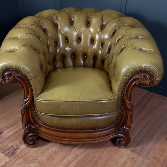 Image 1 of Poltrona club Chesterfield in stile barocco