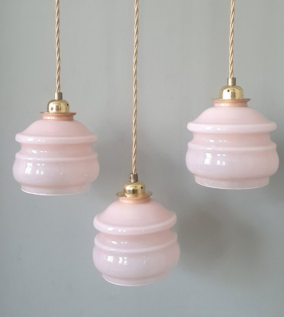 Image 1 of Set van 3 Vintage franse hanglampen - rose pastel opaline glas in Art Deco stijl 