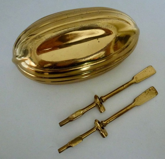 Brass boat sculpture on wooden base, Decorative Objects, Gold, Vintage (photo 9 of 12)