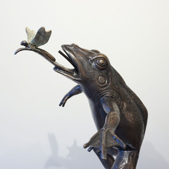 Image 1 of Fontaine grenouille en bronze avec libellule