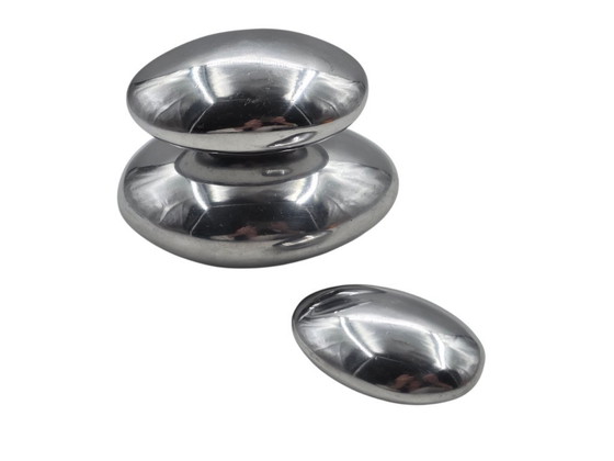 Image 1 of Set di 3 ciottoli decorativi in ​​alluminio massiccio