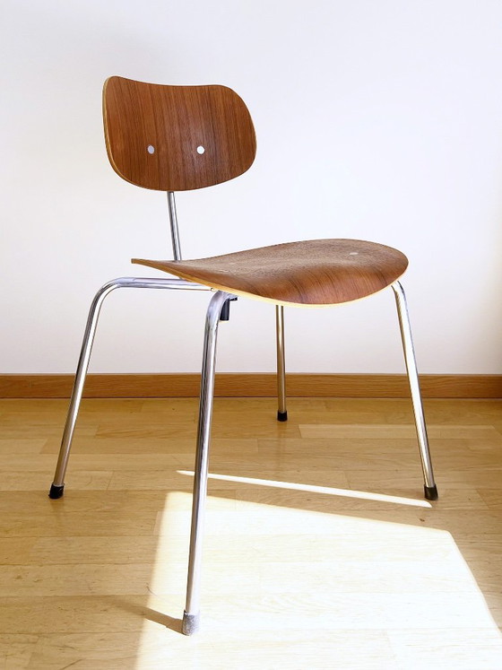 Set of 4 Original Egon Eiermann SE68 Chairs by Wilde + Spieth – Vintage Stackable Dining Chairs, Mid Century (photo 3 of 6)