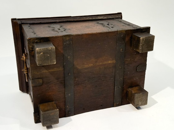 Image 1 of Cassapanca portavalori del XVIII secolo, circa 1750