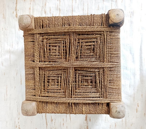 Image 1 of Antico sgabello indiano con corde