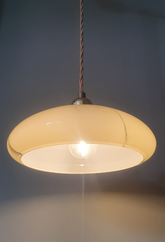Image 1 of Lampada a sospensione vintage in vetro opalino effetto marmo, in stile Art Déco.