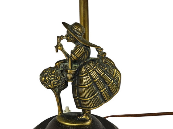 Image 1 of Lampe de table vintage - laiton - style Hollywood Regency - « Dame à la crinoline » années 1940