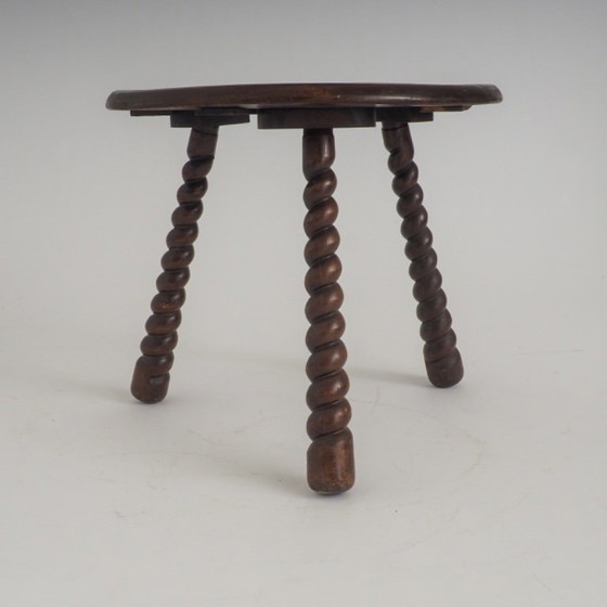 Franse eikenhouten driepoot bijzettafel, toegeschreven aan Charles Dudouyt. – Wood (photo 13 of 17)