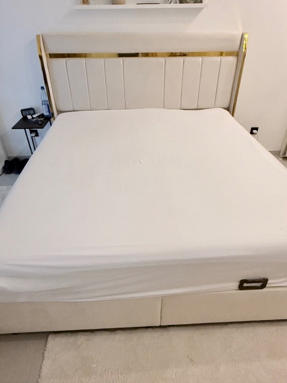 Image 1 of Boxspringbed in beige