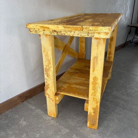 Image 1 of console en bois , patine jaune