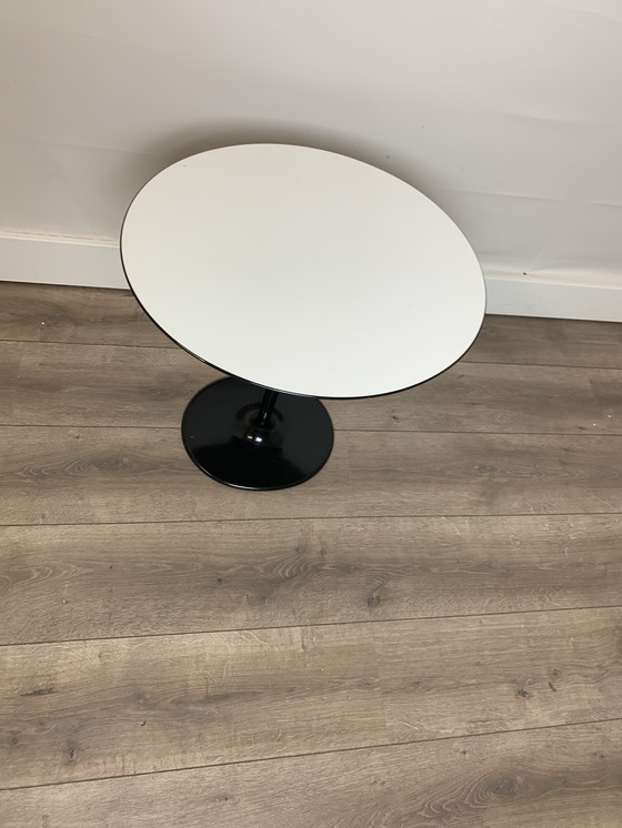 Image 1 of Dizzi bijzettafel van Arper