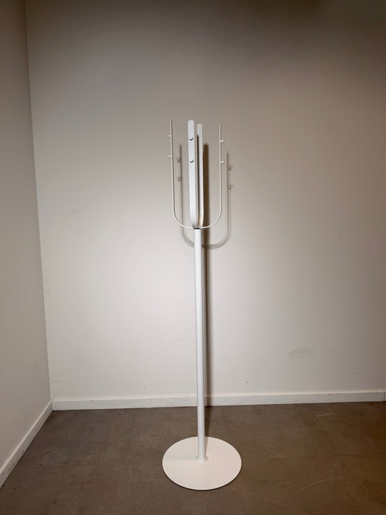 Image 1 of Perchero de metal blanco Calligaris