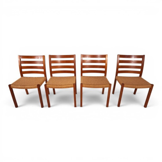 Image 1 of Niels Otto Møller Modèle 408, Ensemble de 4 chaises de salle à manger en teck Papercord pour J.L. Møllers, 1975