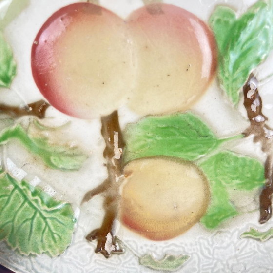 Image 1 of Set aus 4 KG St. Clément Barbotine Obsttellern (Kirsche, Mirabelle, Traube, Birne), Ende des 19. bis Anfang des 20. Jahrhunderts