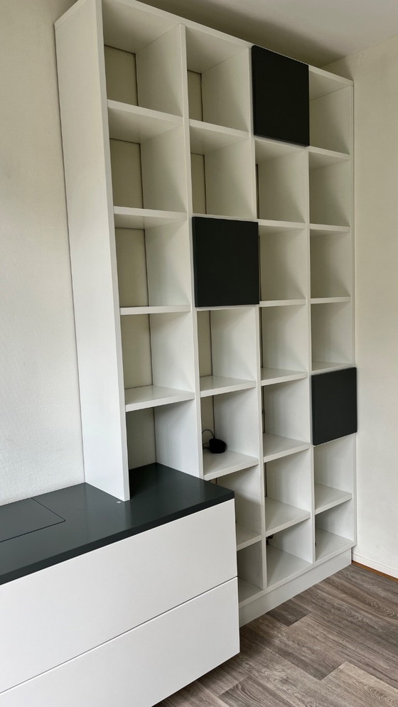 Image 1 of Parete attrezzata di design Interieurline con alzata per TV