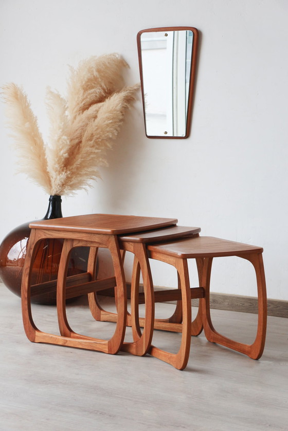 Image 1 of Tables Gigognes Vintage en Teck – Design Années 60 | Meubles Nathan
