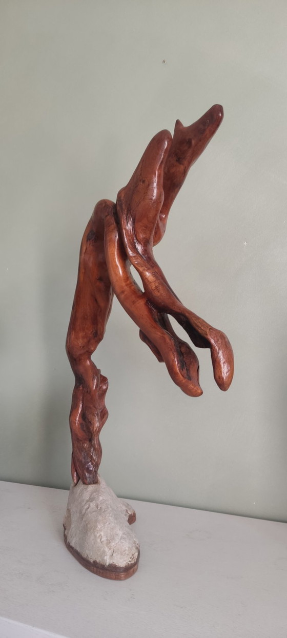 Image 1 of Scultura Organica "Levriero" in Legno Massiccio su Base in Pietra – Arte Naturale Biomorfica