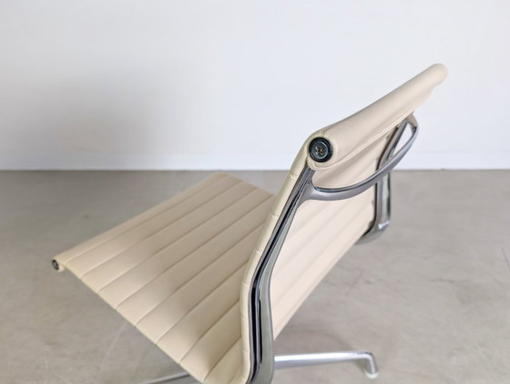 Image 1 of Ensemble de 2 chaises Herman Miller EA 106 originales, chaise Charles Ray Eames