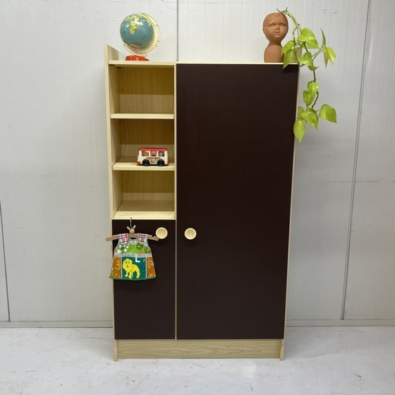 Image 1 of Retro vintage seventies kinderkamer baby kledingkast