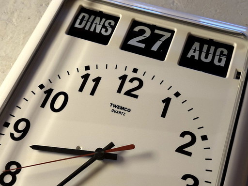 Twemco BQ-12 flip calendar clock