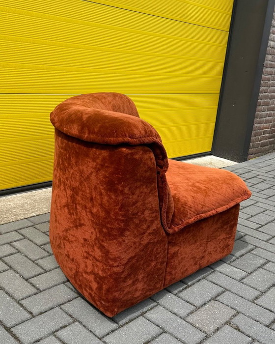 Fauteuil d'angle vintage en velours rouge-brun, Années 70 (photo 13 sur 20)