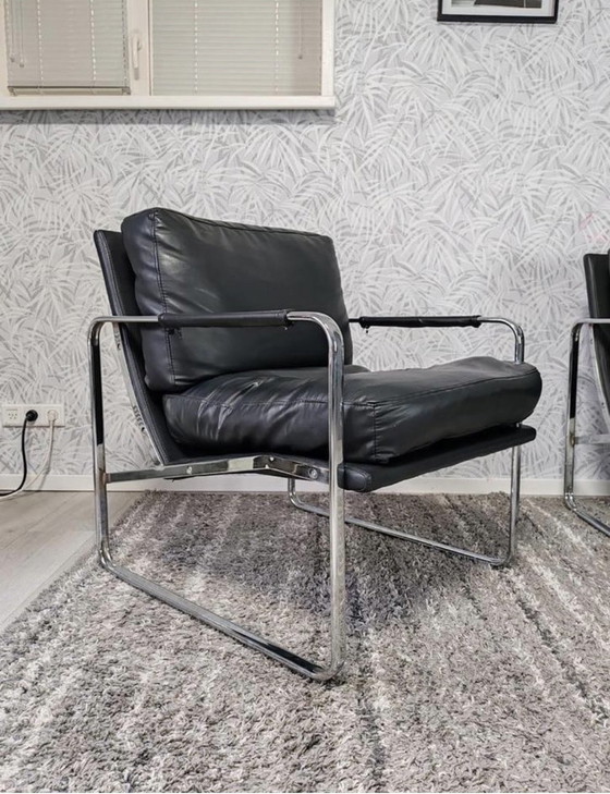 Image 1 of Set of 2 stylish designer armchairs – black leather & chrome