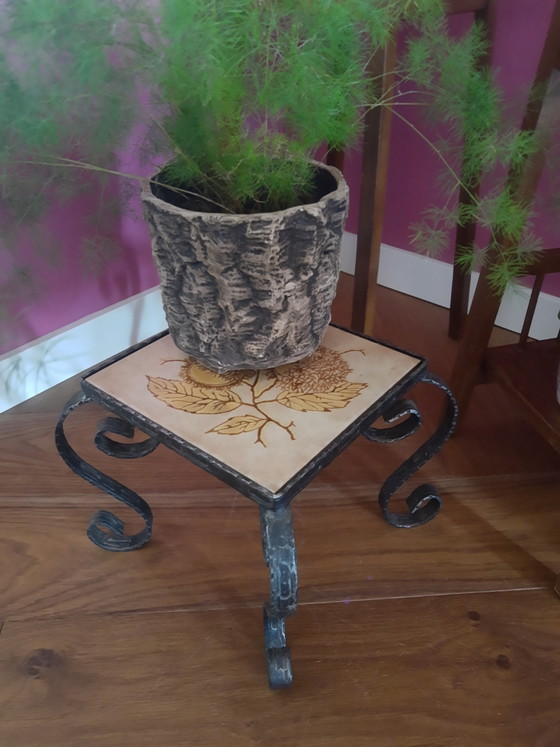 Geweldige Mid-Century Modern 60's smeedijzeren plantentafeltje bijzettafeltje met decoratieve tegel – Iron (photo 9 of 11)