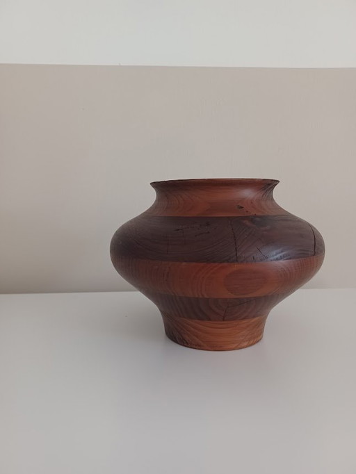 Mid Century Vase en bois massif fait à la main