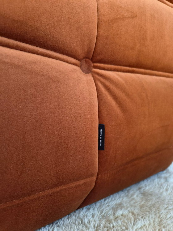 Image 1 of Ambrer fluwelen tweezitsbank Togo van Michel Ducaroy voor Ligne Roset
