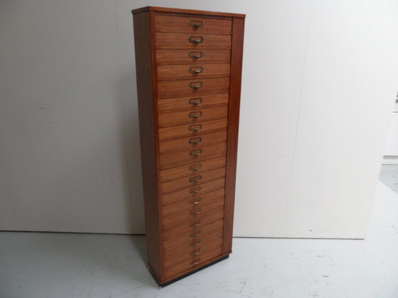 Image 1 of Armario de relojero antiguo con cajones