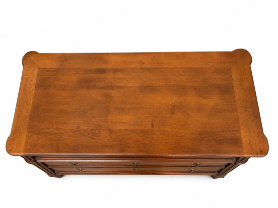 Louis XVI style light walnut chest of drawers with fluted motifs and three drawers – Wood (photo 8 of 9)