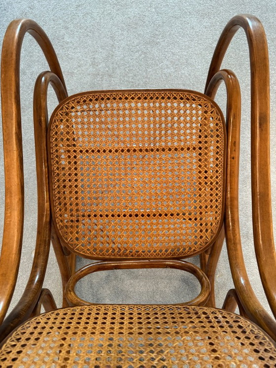Original Thonet Rocking Chair Modell 825 (Year 1966) – Excellent Condition – Wood (photo 6 of 9)
