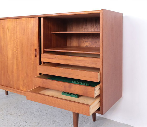 Image 1 of Dänisches Teak-Highboard mit Schiebetüren, 1960er Jahre
