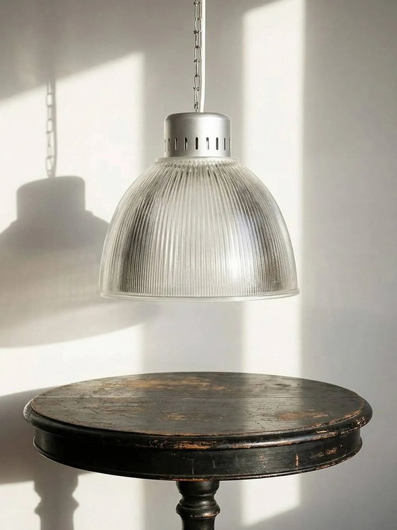 Industrial suspension in prismatic glass type Holophane, Thorn, 1998 – Pendant lamps, Industrieel (photo 3 of 10)