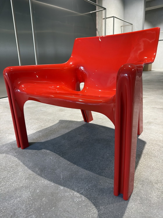 Fauteuil Artemide Vicario de Vico Magistretti, 1970 – Plastic, Fiberglass (photo 2 of 7)
