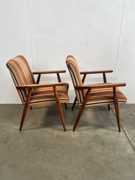 Image 1 of Deux fauteuils vintage en bois avec tissu rayé, 1970