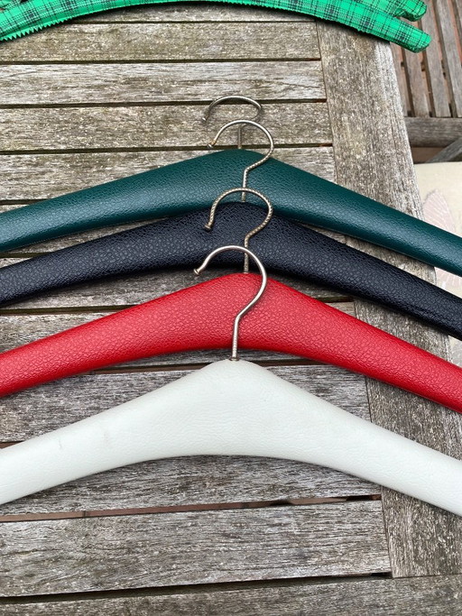 Kunstleren kledinghanger, Rockabilly-tijdperk