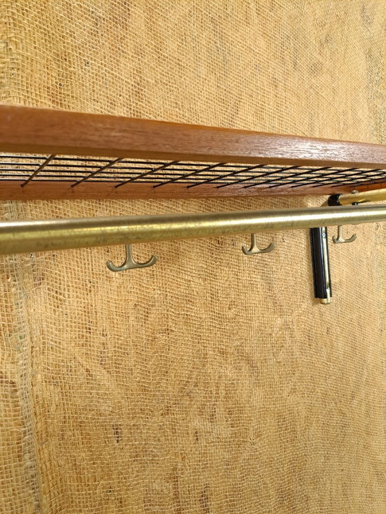 Image 1 of Appendiabiti Habo dalla Svezia in oro con legno di teak, n. 8