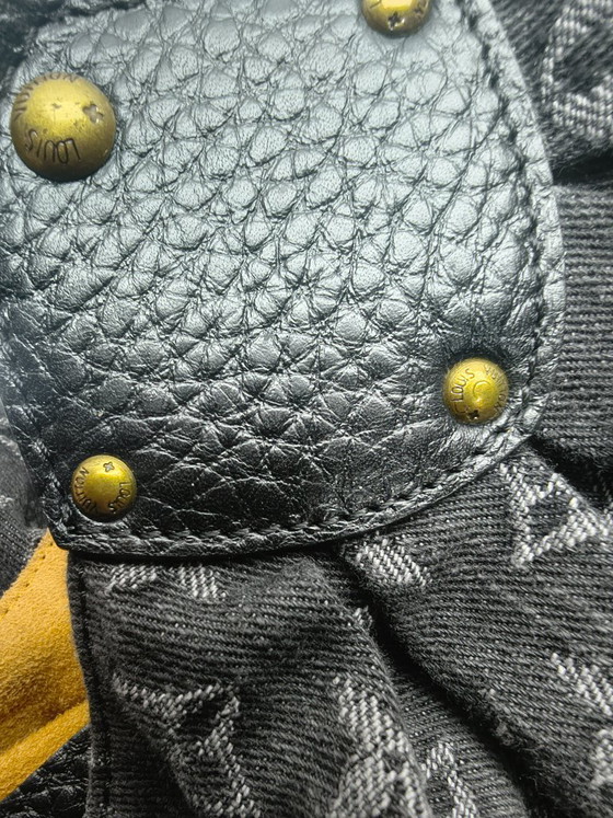 Image 1 of Sac hobo Louis Vuitton Surya Monogram en denim noir XL