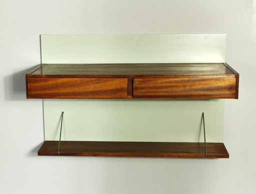 Estantería de pared de UP Závody, década de 1960.