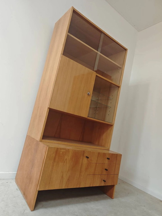 Armadio alto a due corpi di Drevotex Zamberk 1977 – Vetrine, Wood, Glass, Mid Century Modern (photo 3 of 12)