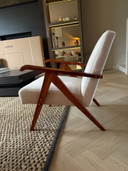 Poltrona vintage in legno – Rivestimento color crema