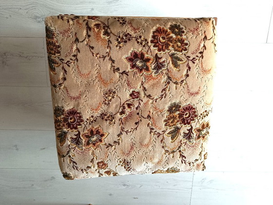 Image 1 of Fauteuil en bois massif et repose-pieds vintage