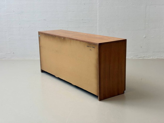 Image 1 of Credenza vintage con frontali in rattan e maniglie in ottone, Italia anni '70