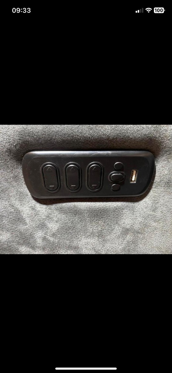 Image 1 of The Montèl Penta recliner column electric with battery