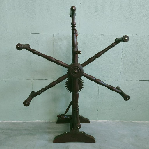 Antique wool reel/wool winder (special interior decoration item)