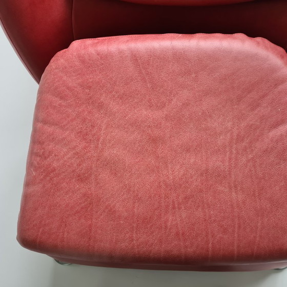 Image 1 of Sillón rojo Gerard van den Berg con reposapiés a juego
