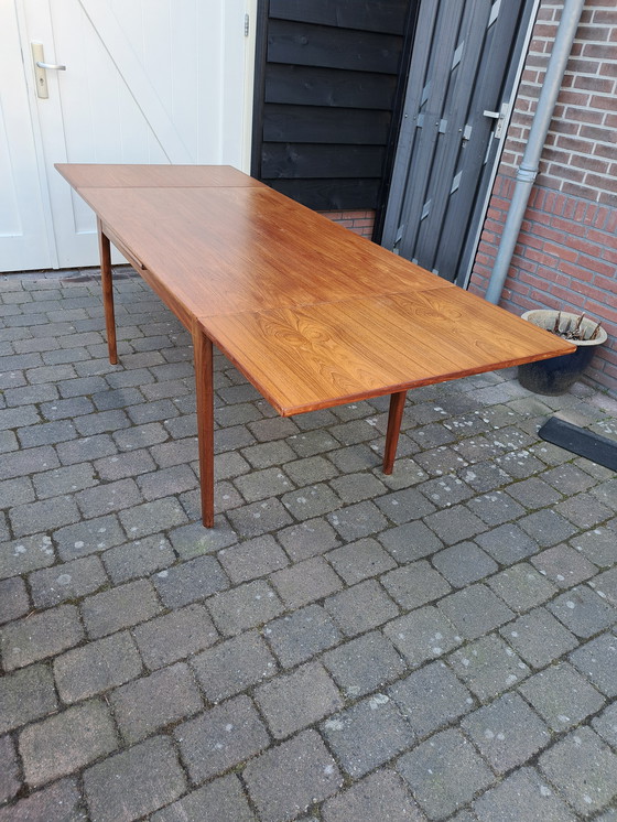 Image 1 of Table à manger design danoise XL