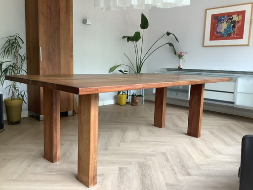Cómodo comedor diseñado por Bert Plantagie.
