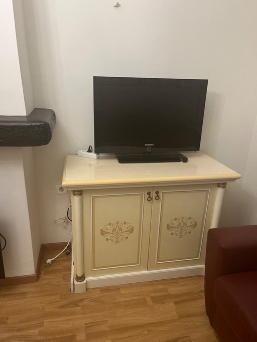 T V-Schrank Italienisch Hochglanz weiß creme